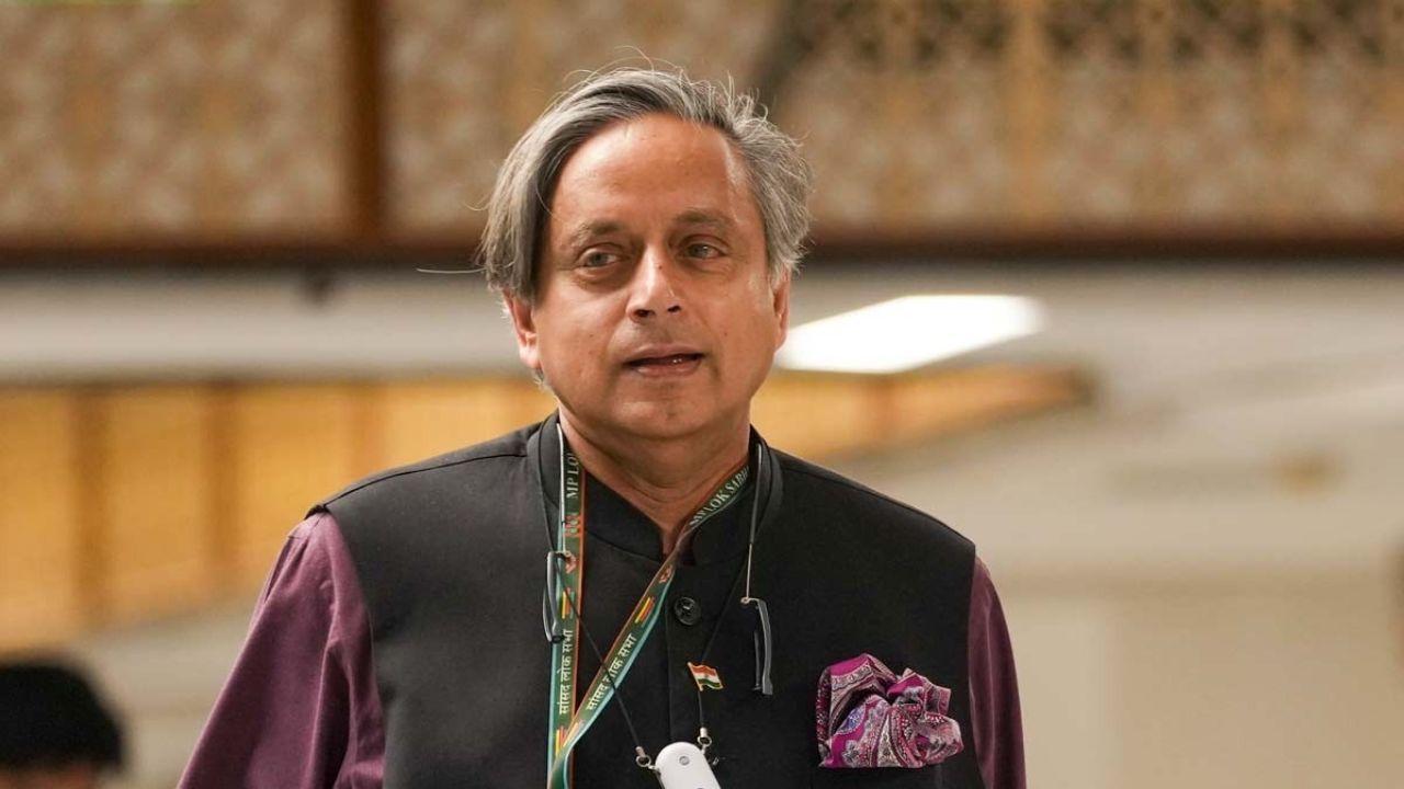क्या Shashi Tharoor थामेंगे भगवा झंडा या रहेंगे कांग्रेस के वफादार? अमेरिका में शशि थरूर ने तोड़ी चुप्पी