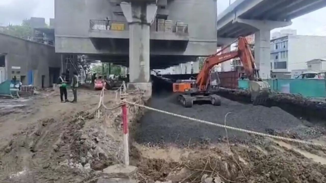 Bhopal Metro News: भोपाल मेट्रो की ऊंचाई बनी भारी वाहनों की मुसीबत! फिर से खोदी जा रही है सड़क