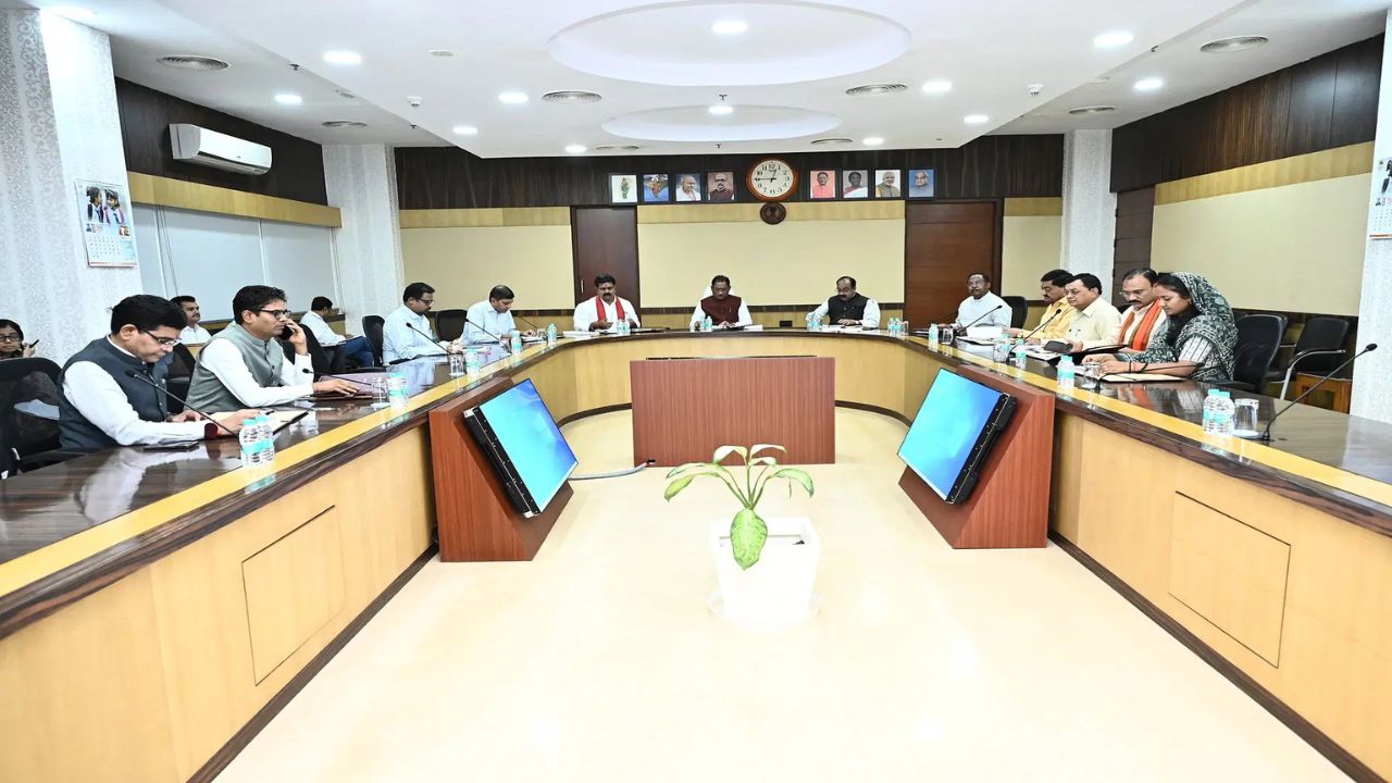 CG News: किसानों से लेकर कर्मचारियों तक, सीएम विष्णुदेव साय की कैबिनेट बैठक में लिए गए ऐतिहासिक फैसले
