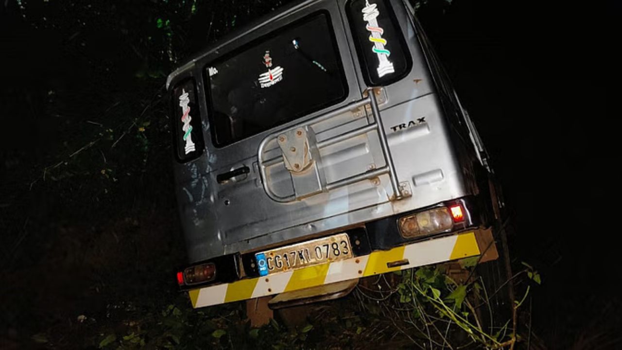 Chhattisgarh: दर्दनाक टक्कर से बिखर गया परिवार, दो की मौत और कई जिंदगी मौत से जूझ रही