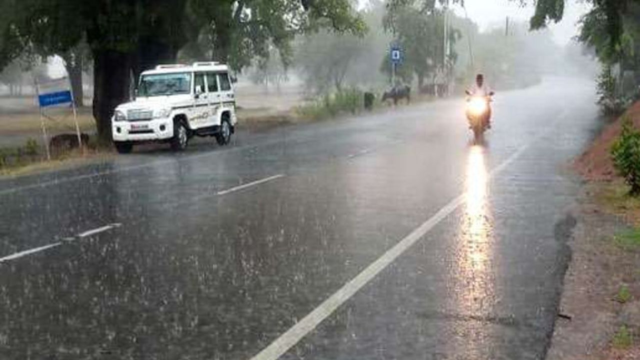 Chhattisgarh Weather: छत्तीसगढ़ में मौसम ने बदला मिजाज, कई जिलों में बिजली गिरने की चेतावनी जारी