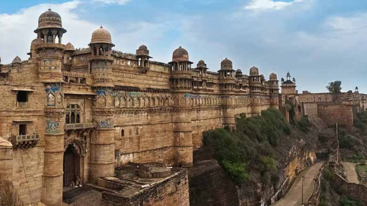 Rewa बना मुगलों का शरणदाता, अकबर ने यहीं सीखा बचपन का पहला पाठ और दोस्ती की मिसाल