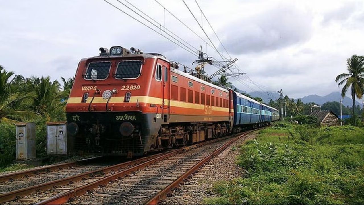 MP News: मध्य प्रदेश में राजधानी एक्सप्रेस बनी निशाना, रानी कमलापति और भोपाल स्टेशन के बीच हमला
