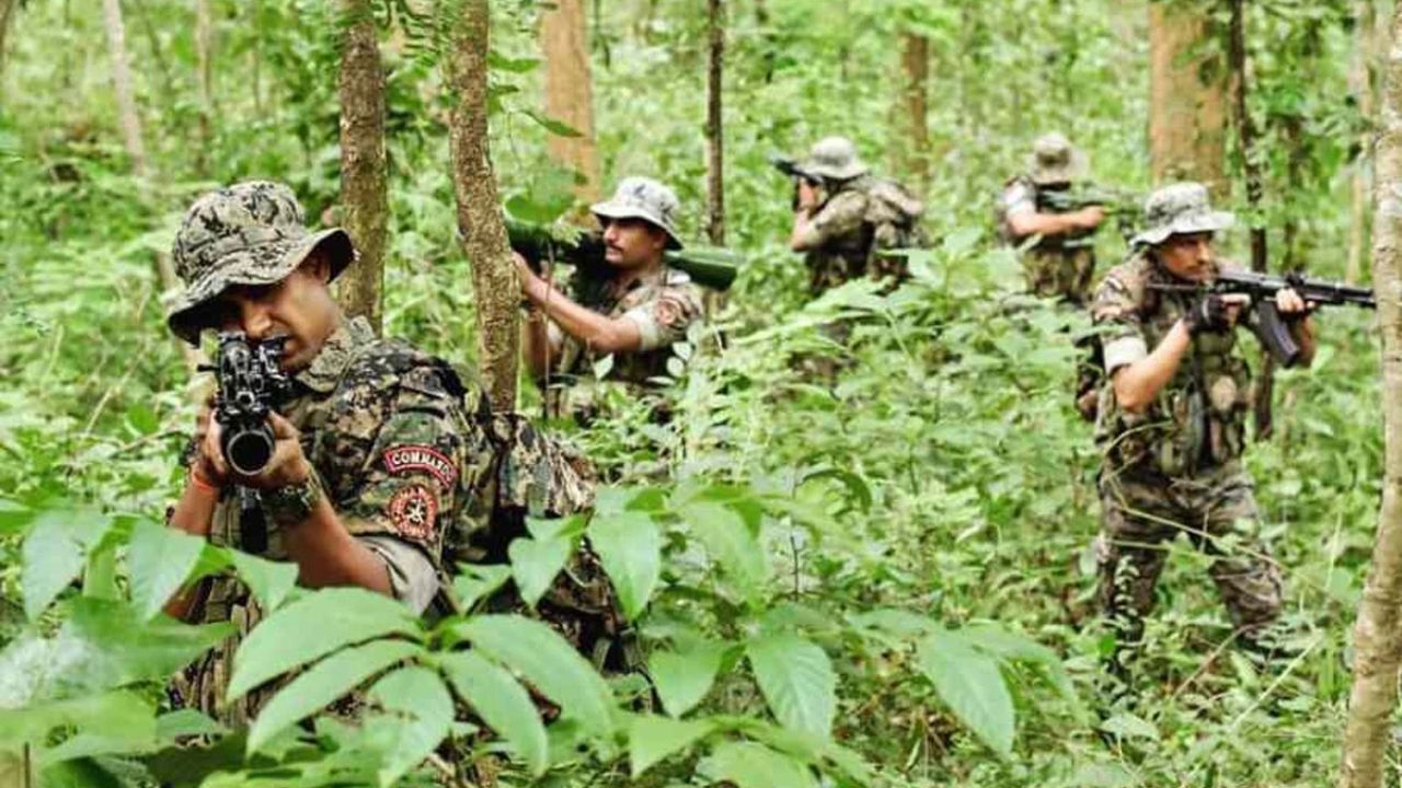 Chhattisgarh के सुकमा जिले में सुरक्षाबलों और नक्सलियों के बीच मुठभेड़ में दो नक्सली मारे गए