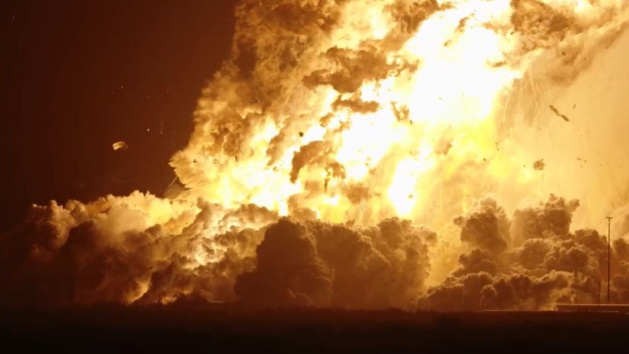 SpaceX: भारत में सुबह 9:30 बजे होना था लॉन्च, उससे पहले ही स्टारशिप ने छोड़ी चिंगारी