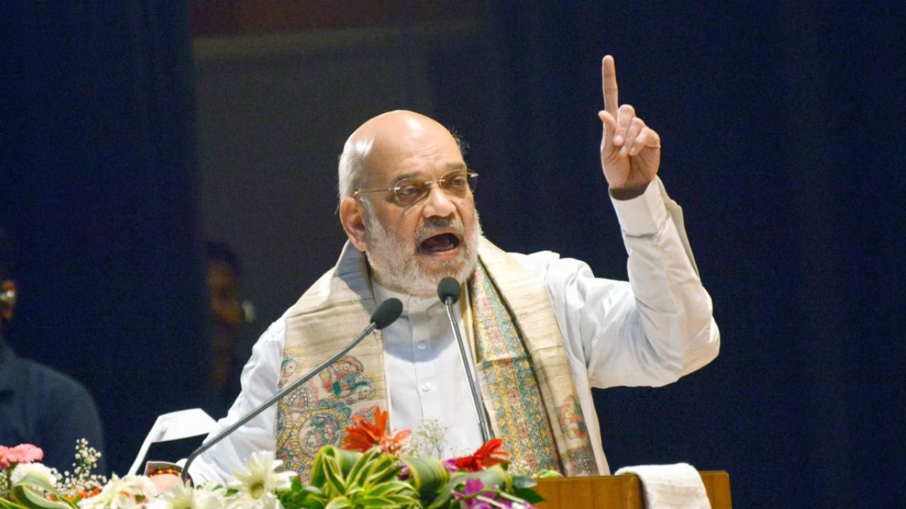 Chhattisgarh News: अमित शाह ने की बच्चों से मुलाकात, बोले- बंदूक नहीं अब शिक्षा से बनेगा भविष्य