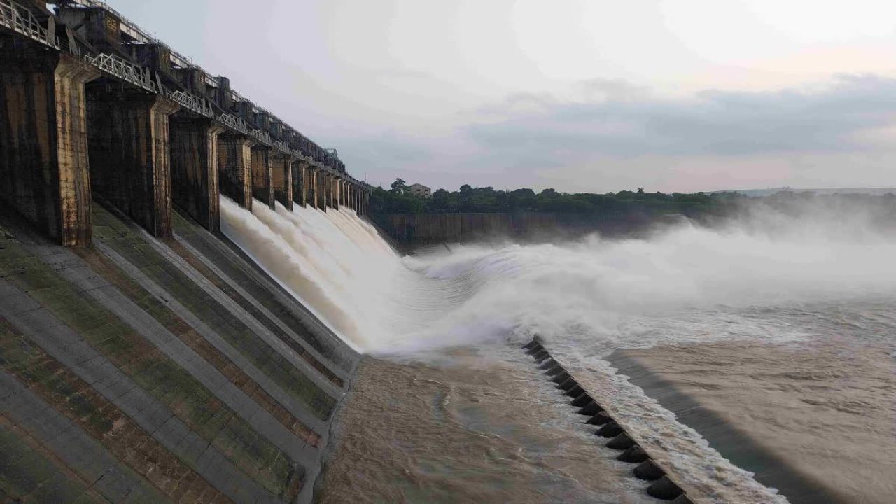 Bargi Dam on Narmada River: बारिश का कहर या राहत? पहली बार खुले बर्गी डैम के स्पिलवे गेट, बढ़ा जलस्तर
