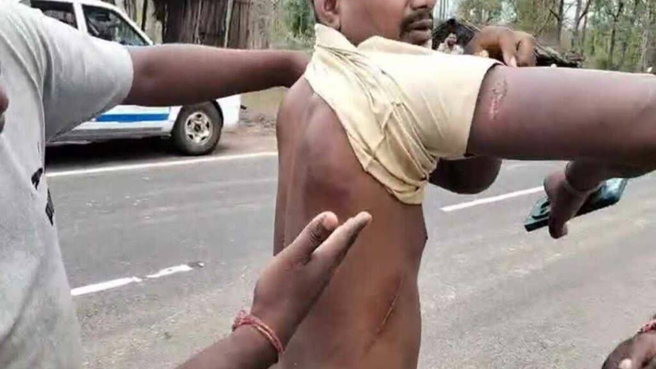 MP News: आदिवासी युवक पर दरिंदगी, धाबा मालिक ने की पिटाई, गाल पर थूका, पेशाब पिलाने की कोशिश