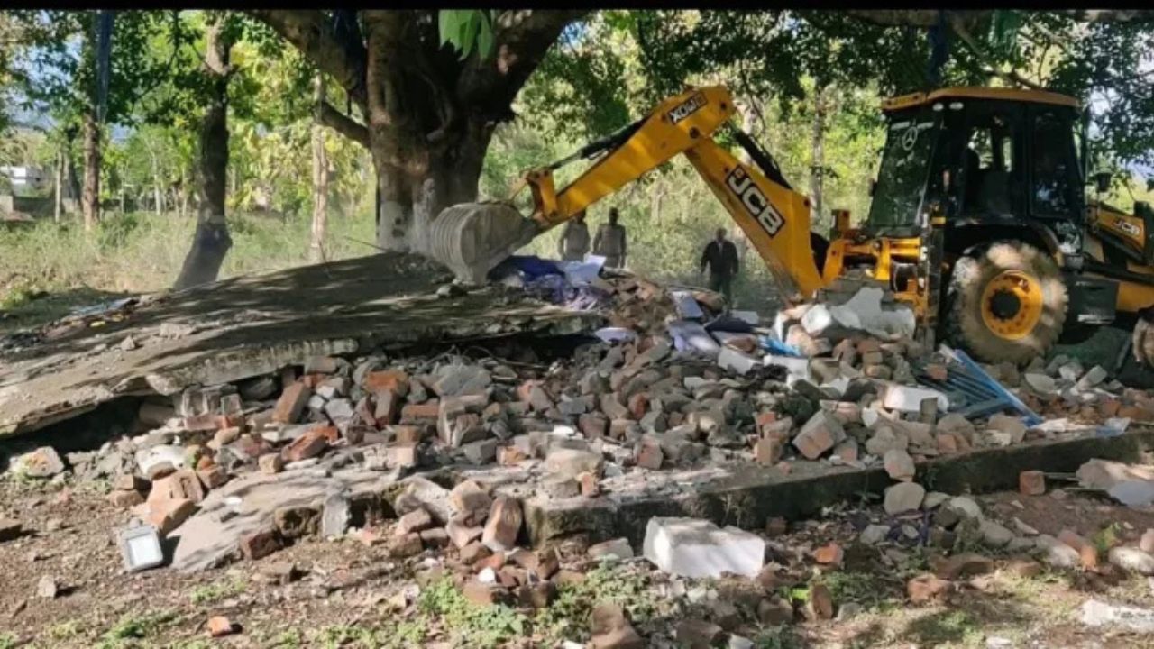 Uttarakhand News: धामी का दो टूक संदेश, धर्म के नाम पर अतिक्रमण बर्दाश्त नहीं, सरकारी जमीन होगी खाली