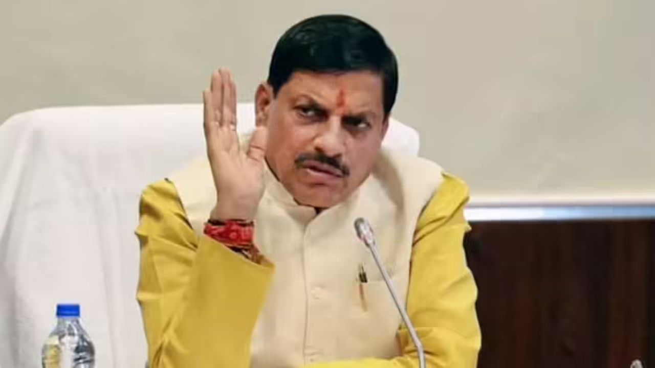 MP Politics: मोहन यादव का बड़ा बयान! क्या मनमोहन सिंह सच में नहीं जानते थे ज़ीरो बैलेंस अकाउंट का सच