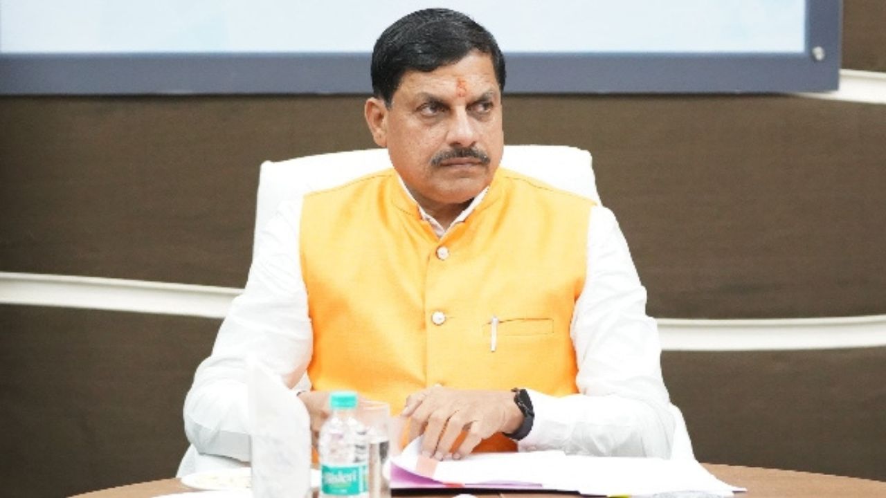 MP Politics: मोहन यादव का बड़ा बयान! क्या मनमोहन सिंह सच में नहीं जानते थे ज़ीरो बैलेंस अकाउंट का सच